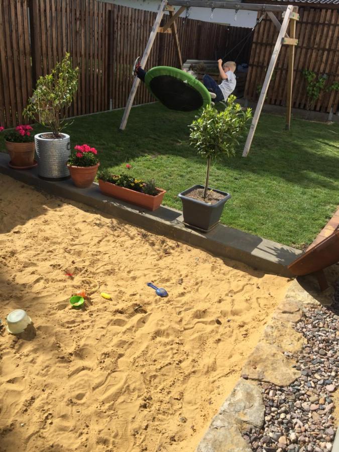 Familienfreundliche Ferienwohnung Am See Sömmerda Esterno foto